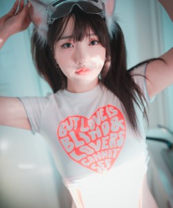 DJAWA  Ye Eun – Retro Gaming Girl [97P-0.99G]